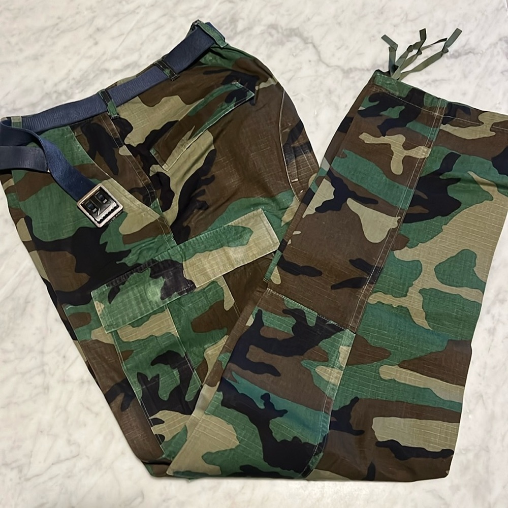 Military Camo Pants Men's Large Vintage fits 32.5 - 35.5 waist - G13